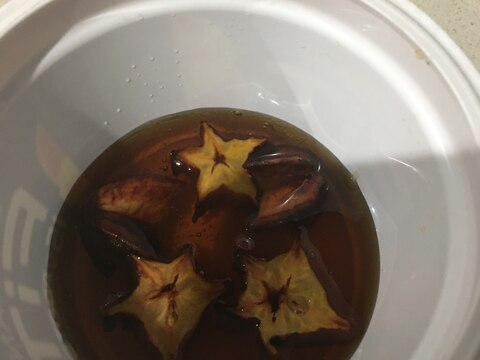 スターフルーツの蜂蜜漬け